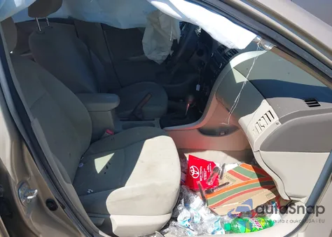 2010 Toyota Corolla z USA, uszkodzony, nr VIN 2T1BU4EE6AC353777